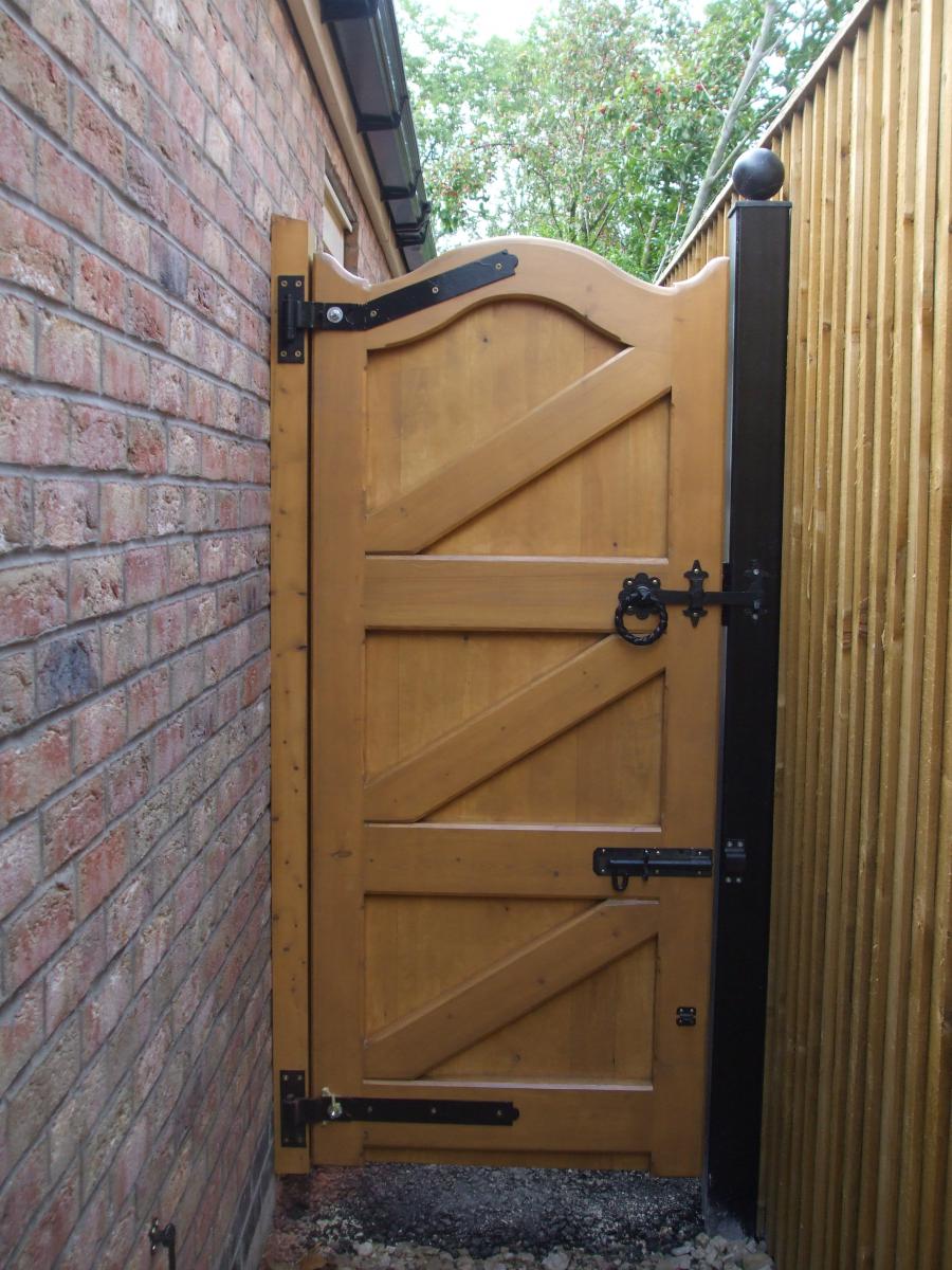 Arch Top Brace & Ledge Side Gates Products Gates and fencing in