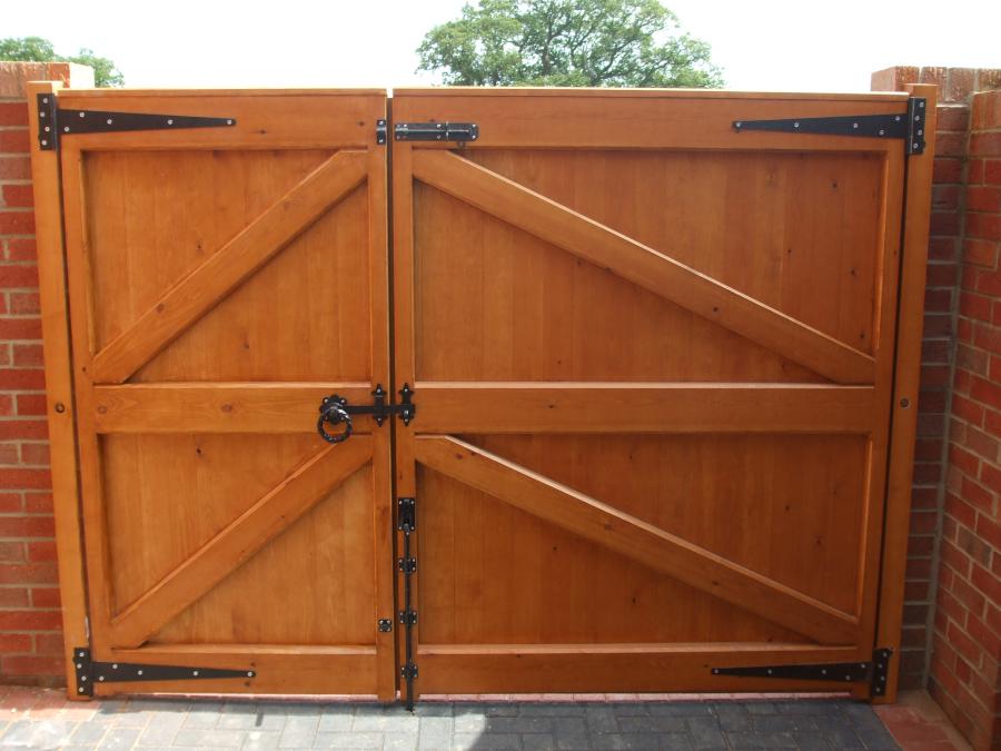 Straight Top Brace & Ledge Side Gates Products Gates and fencing in