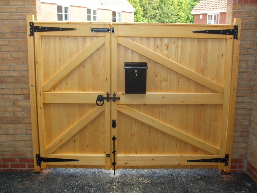 Straight Top Brace & Ledge Side Gates Products Gates and fencing in