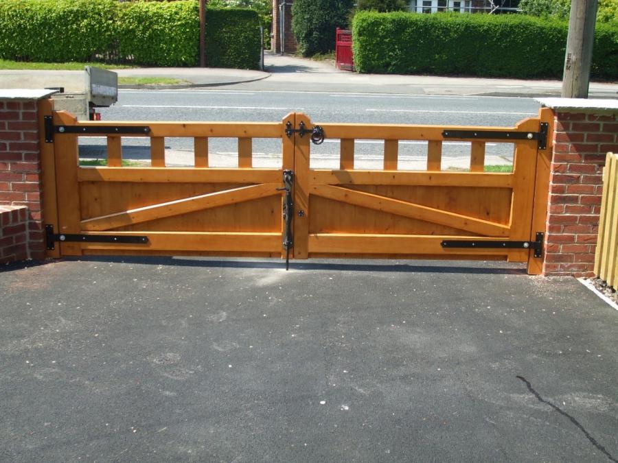 Builders Style Gates Products Gates and fencing in York