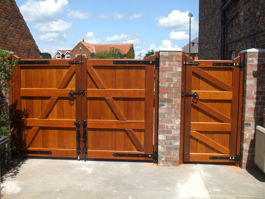 Straight Top Frame, Brace & Ledge (Hardwood) - Products - Gates and ...