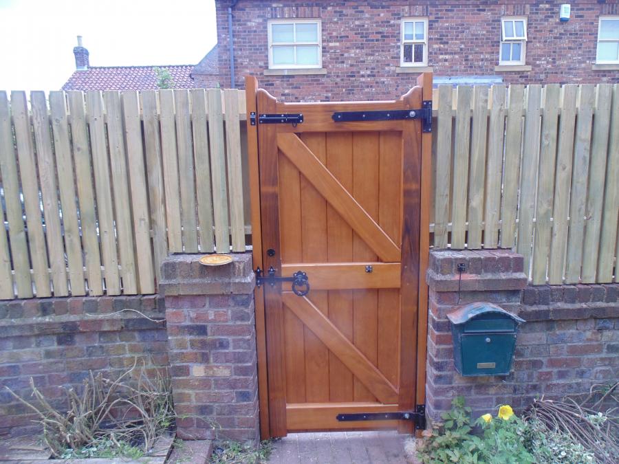 Straight Top Frame, Brace and Ledge, Hardwood - Products - Gates and ...